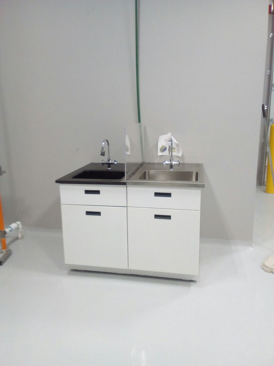 Tarja especializada para laboratorio